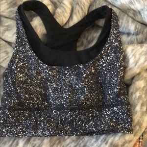 Lululemon sports bra size 4